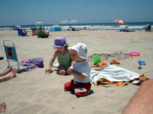 Atticus and Savannah on the Beach again.jpg 34.6K